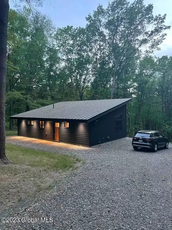 60 CONNACHER Road, Ghent, NY 12075