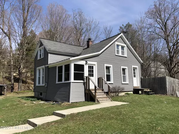 35 Brookside Park Road, Berlin, NY 12022