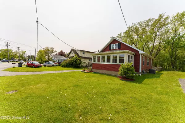 Waterford, NY 12188,108 Hudson River Road