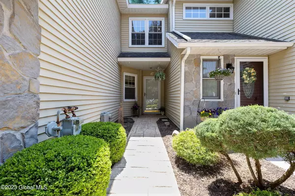 Guilderland, NY 12203,607 Highwood Circle