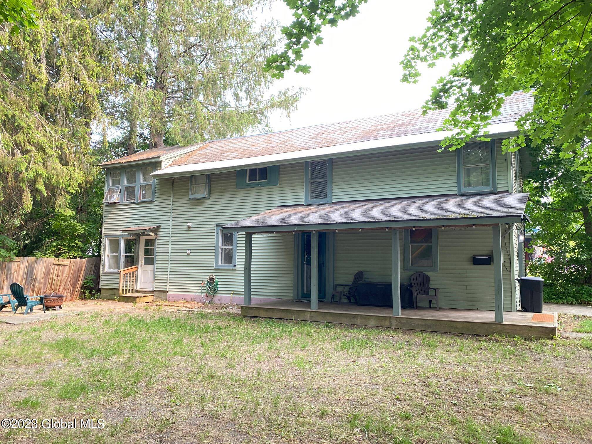 Cambridge, NY 12816,3 St. Luke's Place