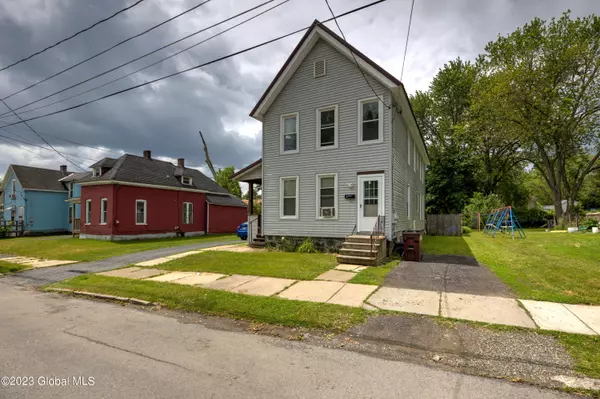 Gloversville, NY 12078,9 McKinley Place