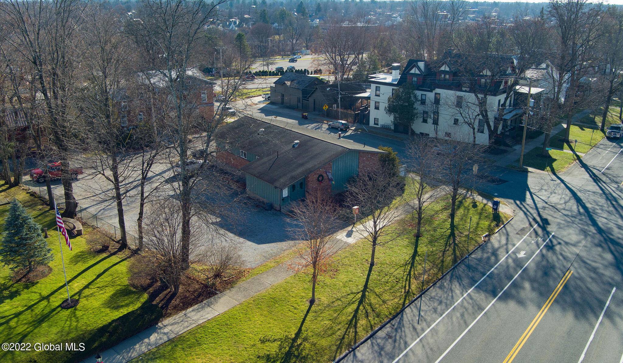 Saratoga Springs, NY 12866,624 N Broadway