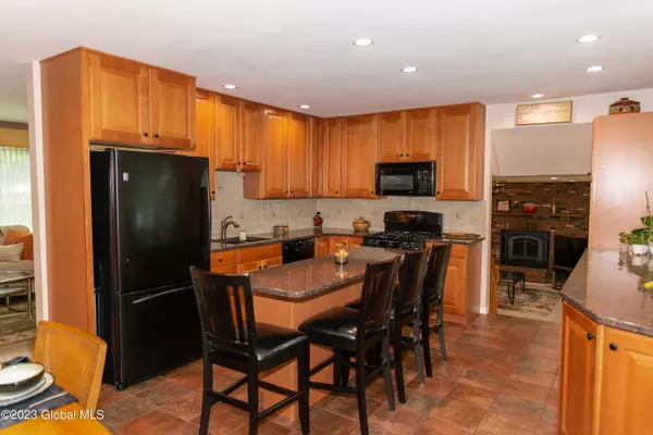 Schenectady, NY 12309,684 Hampshire Seat