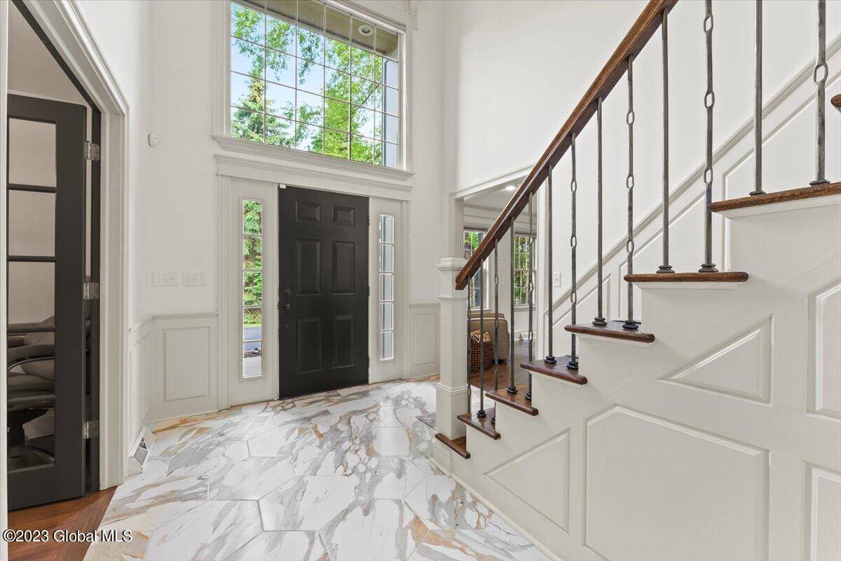 Niskayuna, NY 12309,21 Pinecrest Drive