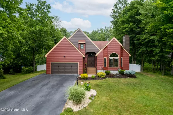 3 Arbor Lane, Clifton Park, NY 12065