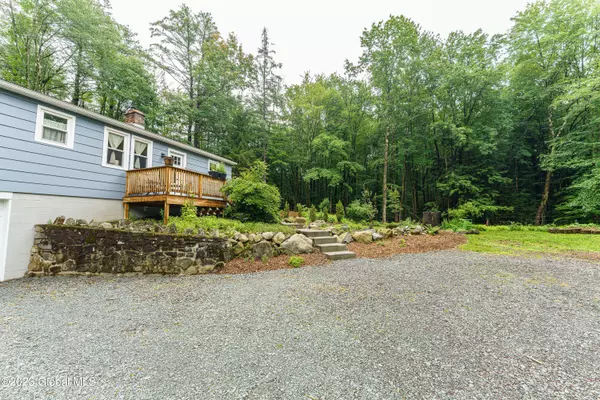 Sand Lake, NY 12153,704 Taborton Road