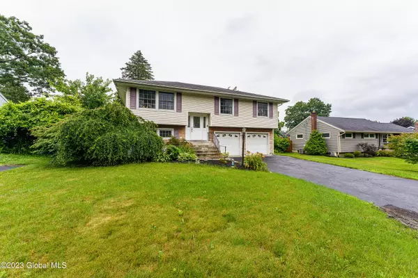 Colonie, NY 12211,32 Venus Drive