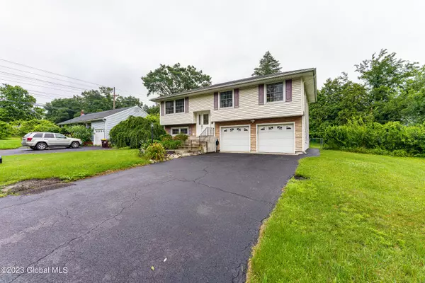 Colonie, NY 12211,32 Venus Drive