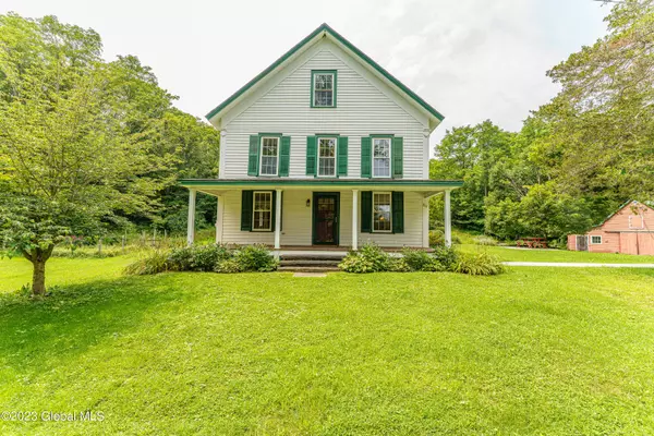811 Staco Road, New Baltimore, NY 12087