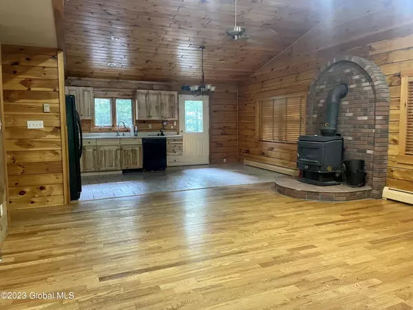 Stony Creek, NY 12878,258 Hadley Road Road