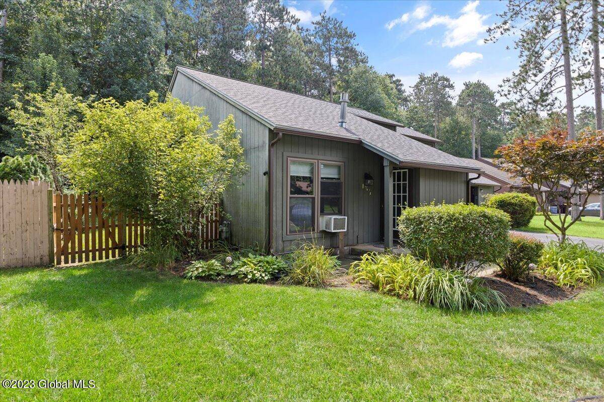 137 Arrow Wood Place, Ballston Spa, NY 12020