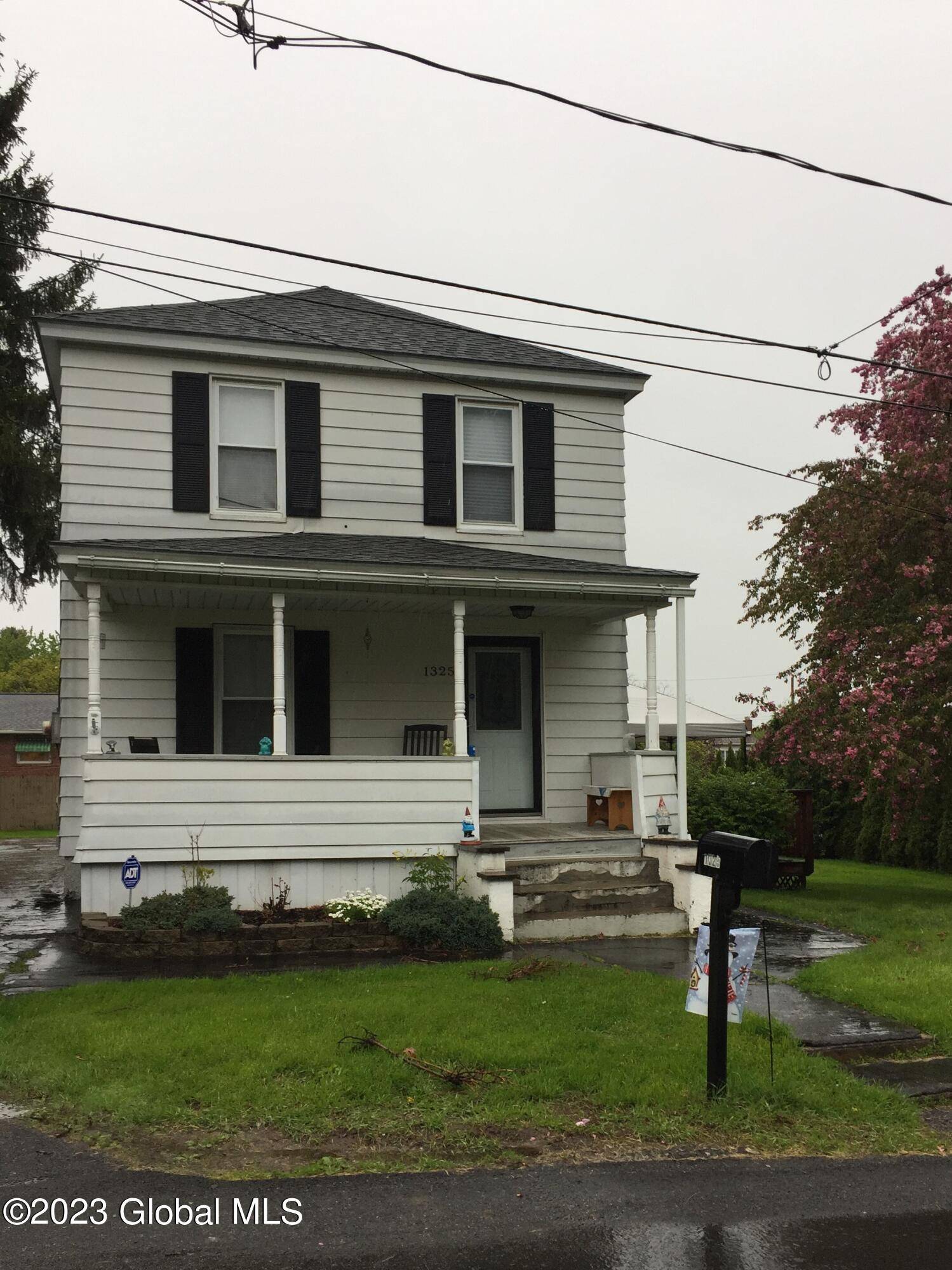 1325 Coplon Avenue, Schenectady, NY 12309