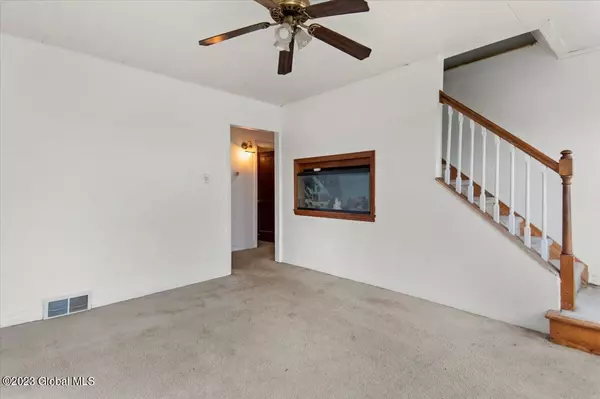 Bethlehem, NY 12158,8 Creble Road