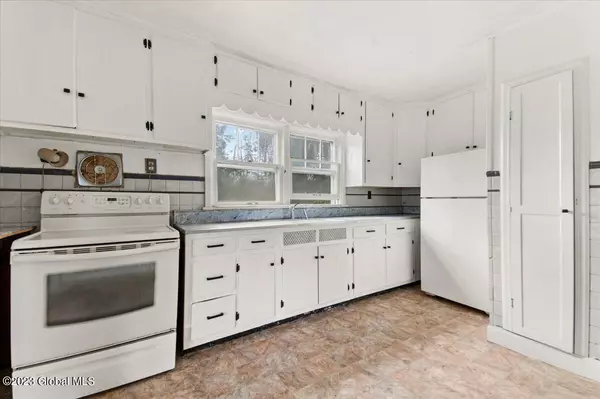 Bethlehem, NY 12158,8 Creble Road