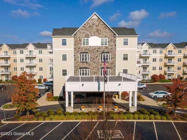 8 Wall Street #APT 102, Clifton Park, NY 12065