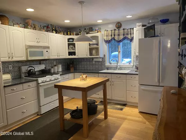 Charleston, NY 12072,142 James Road