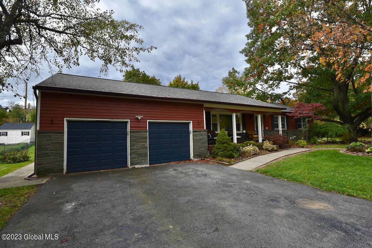 Niskayuna, NY 12309,2133 Orchard Park Drive