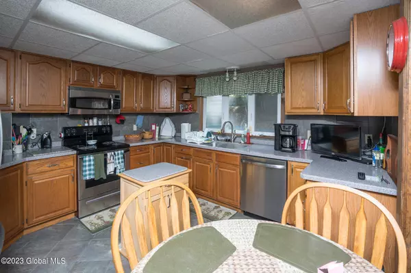Colonie, NY 12211,7 Southgate Road