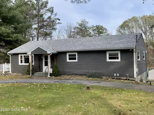 Halfmoon, NY 12065,33 Woodin Road