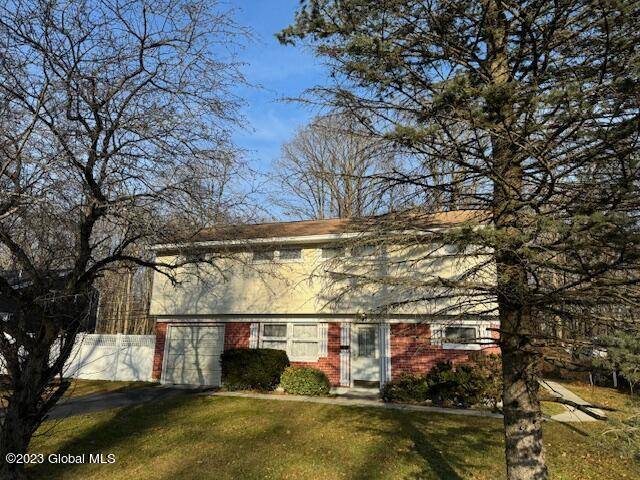 47 Bridle Path, Colonie, NY 12205