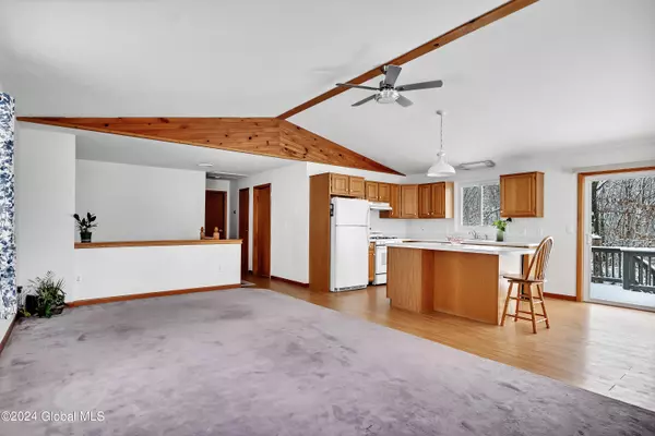 Argyle, NY 12809,196 West Road