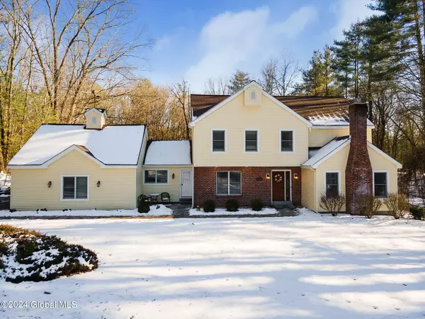 Saratoga Springs, NY 12866,4 Wheatstone Court