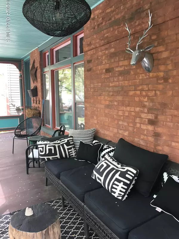 Saratoga Springs, NY 12866,242 Nelson Avenue