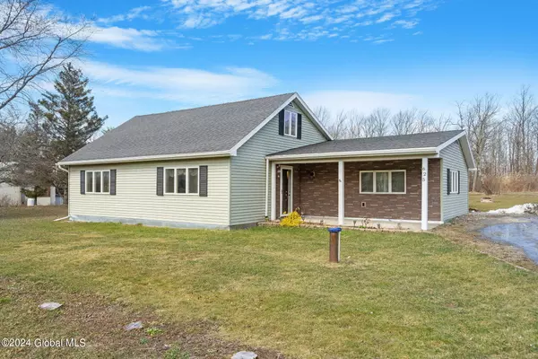 625 E Shore Road, Delanson, NY 12053