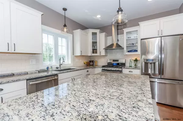 Stillwater, NY 12866,95 Lakepointe Way