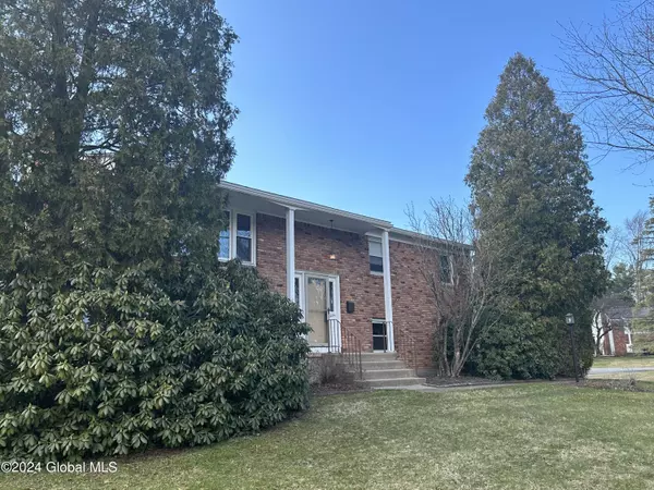 Niskayuna, NY 12309,1035 Hickory Road