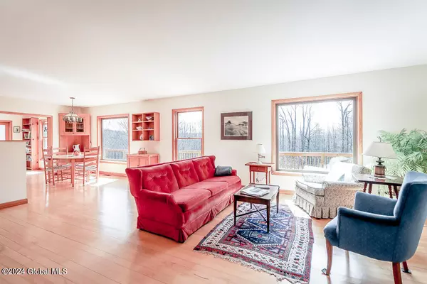 New Lebanon, NY 12125,286 W Hill Road