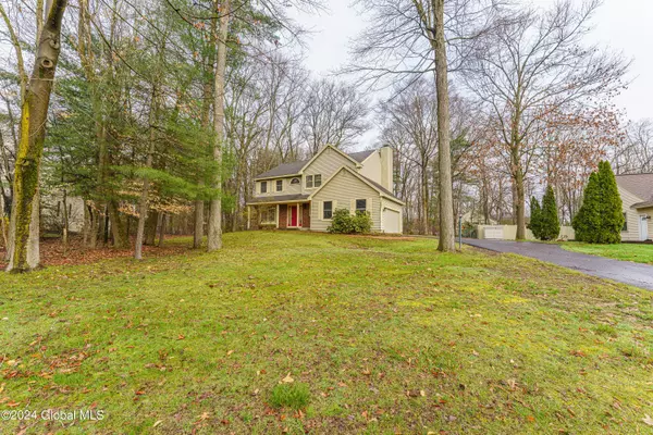 Niskayuna, NY 12309,789 Red Oak Drive