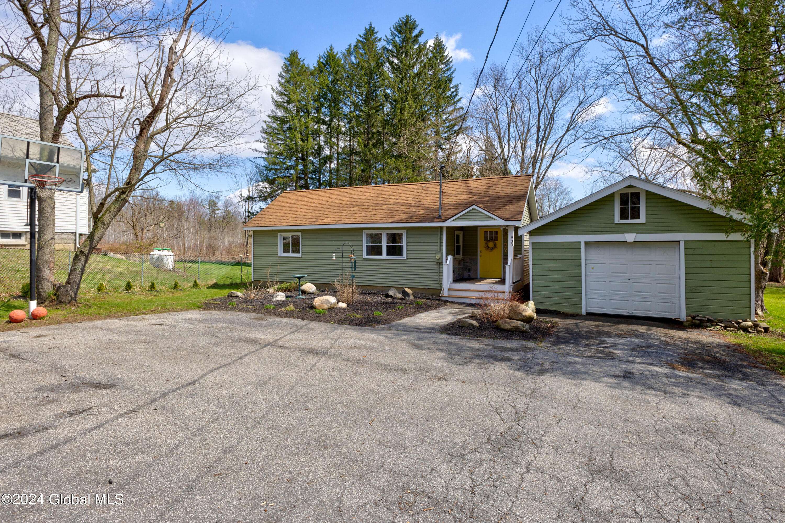 Ballston Spa, NY 12020,930 Route 67