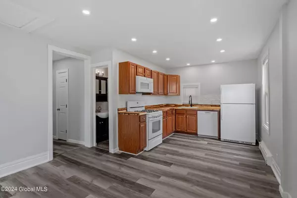 Watervliet, NY 12189,715 25th Street