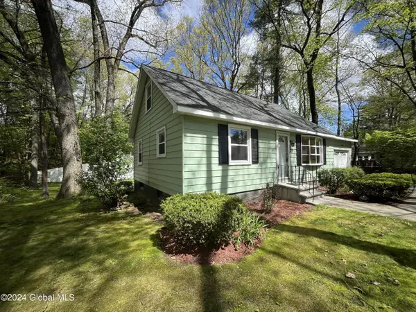 Halfmoon, NY 12065,5 Dover Place