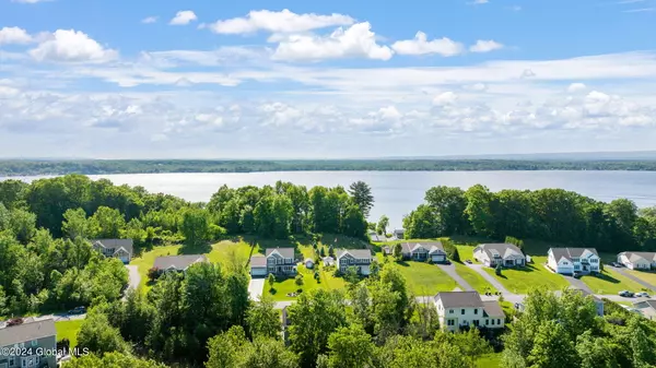 Stillwater, NY 12866,26 Walden Circle