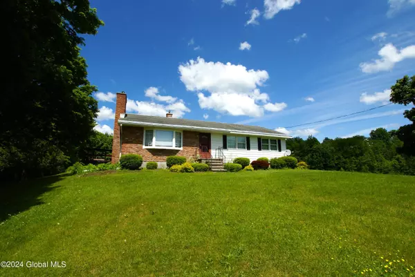 Granville, NY 12832,516 Conety Road