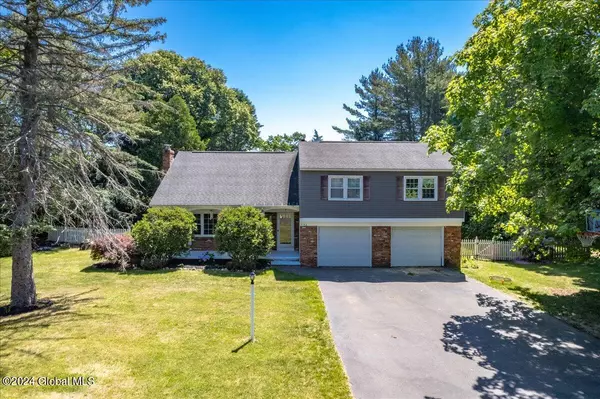 Niskayuna, NY 12309,2146 Orchard Park Drive