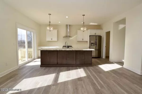 Colonie, NY 12211,19 Edenfield Street