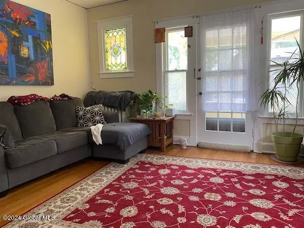 Albany, NY 12208,569 Park Avenue