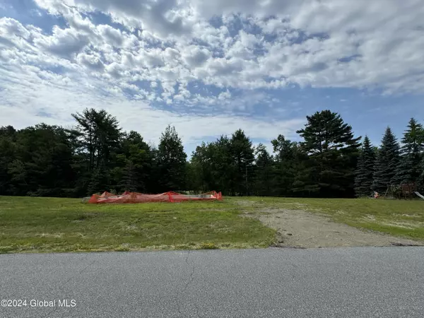 3 Meadowlark Lane, Warrensburg, NY 12885