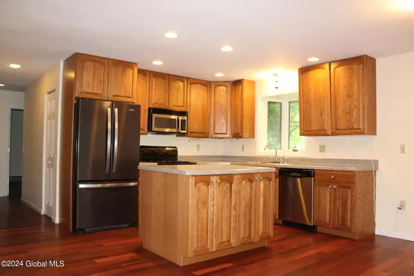 Saratoga Springs, Outside, NY 12866,161 Excelsior Avenue