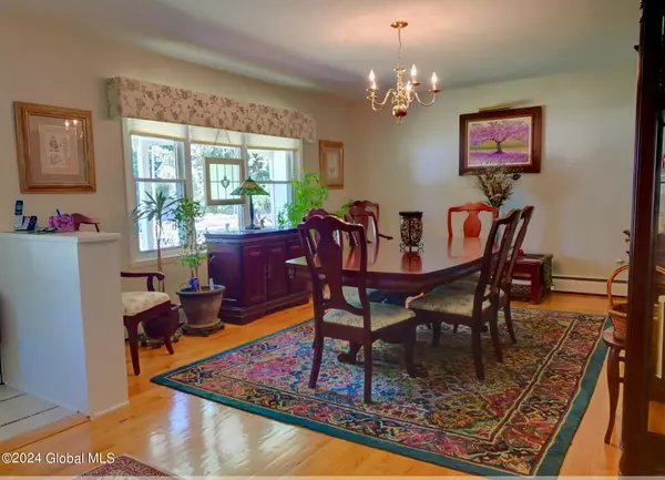 Clifton Park, NY 12019,12 Shadow Wood Way