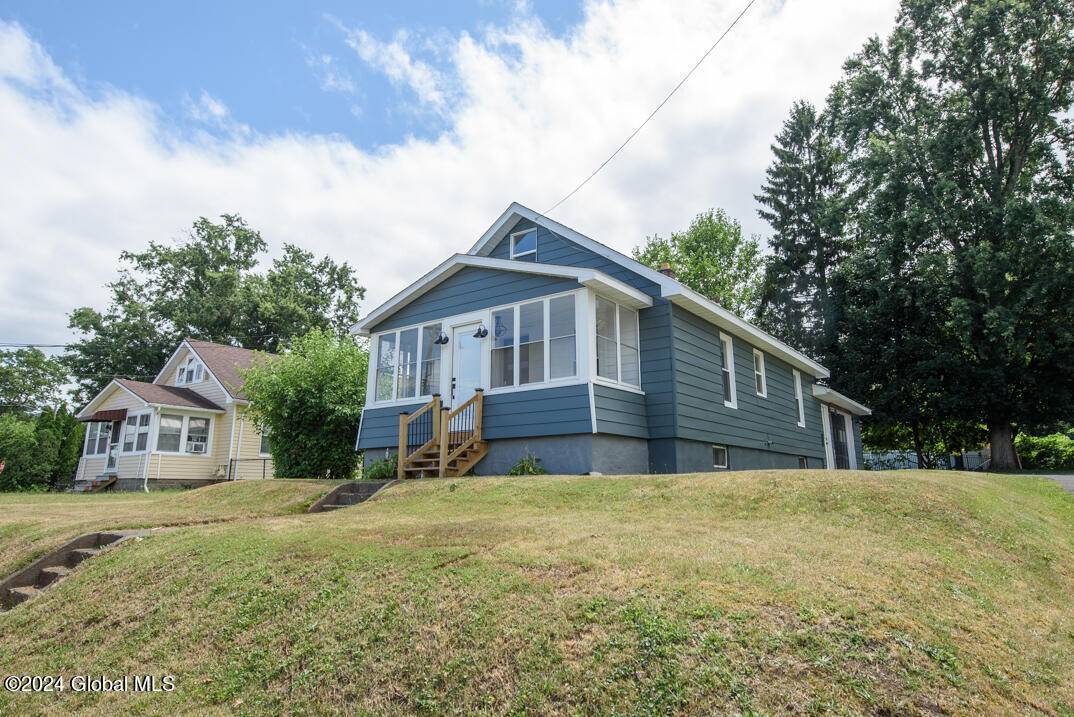 Glenville, NY 12302,383 Vley Road