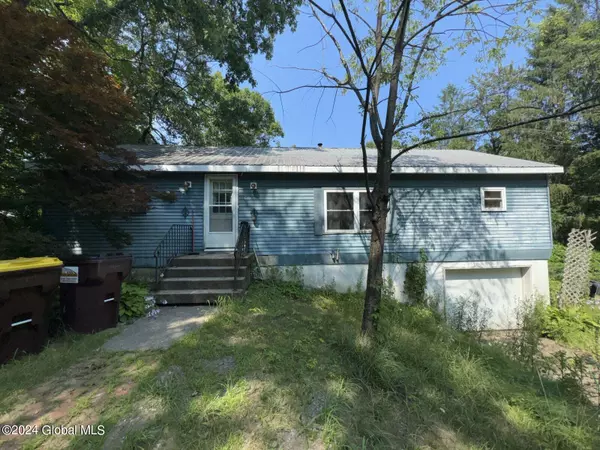 1816 Route 32N, Northumberland, NY 12831