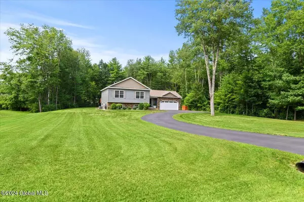 Wilton, NY 12831,5 Thornapple Drive