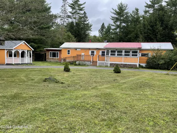 27 Middle Agard Road, Chester, NY 12860