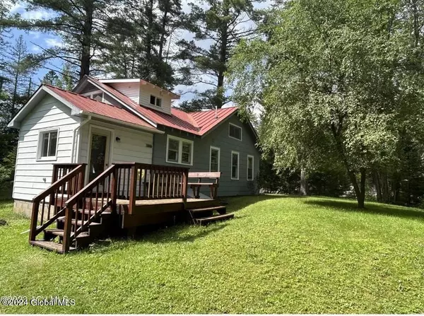 5451 State Route 28N, Newcomb, NY 12852