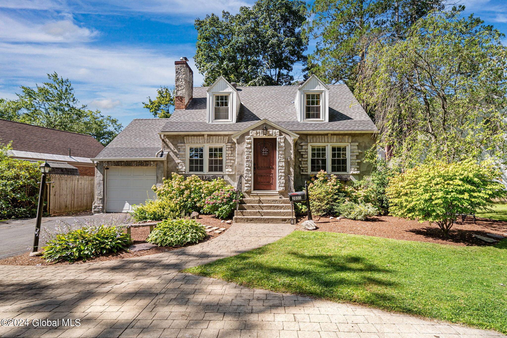 2031 Regent Street, Niskayuna, NY 12309